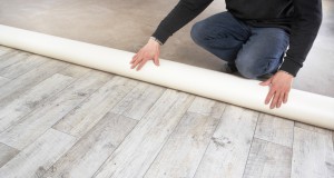 Pose d'un sol pvc en rouleau