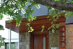 Porte d'entrée en bois