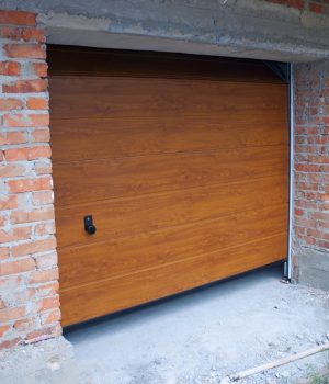 Porte de garage en bois