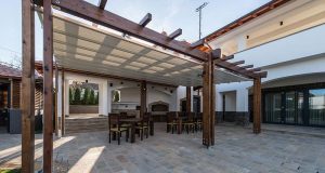 Une pergola pour une terrasse couverte